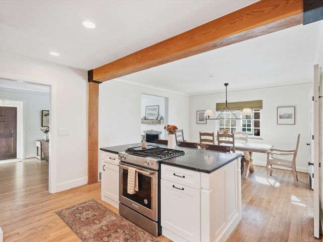 1259 Grayton, Grosse Pointe Park, MI 48230