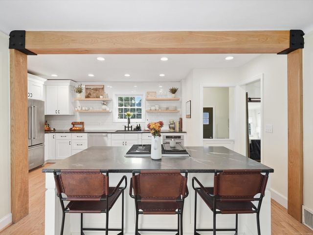 1259 Grayton, Grosse Pointe Park, MI 48230