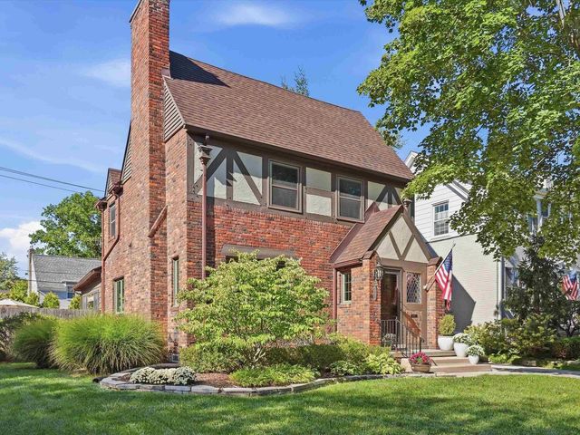 1259 Grayton, Grosse Pointe Park, MI 48230