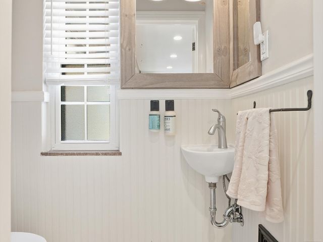 1259 Grayton, Grosse Pointe Park, MI 48230