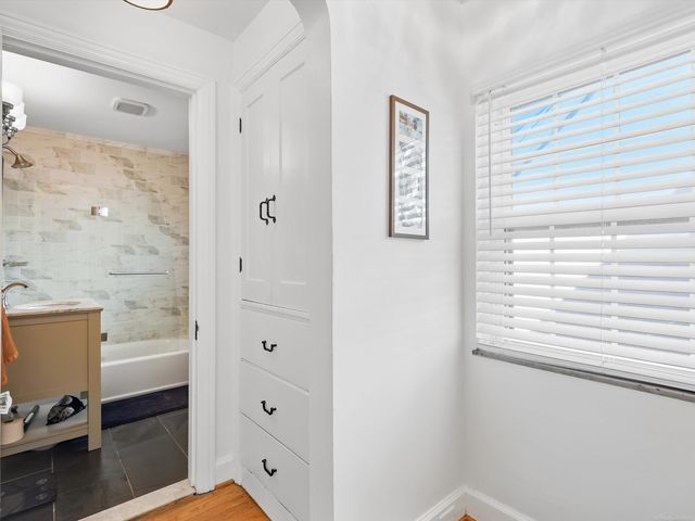 1259 Grayton, Grosse Pointe Park, MI 48230