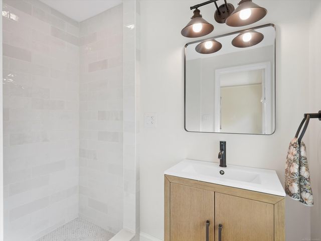 1259 Grayton, Grosse Pointe Park, MI 48230