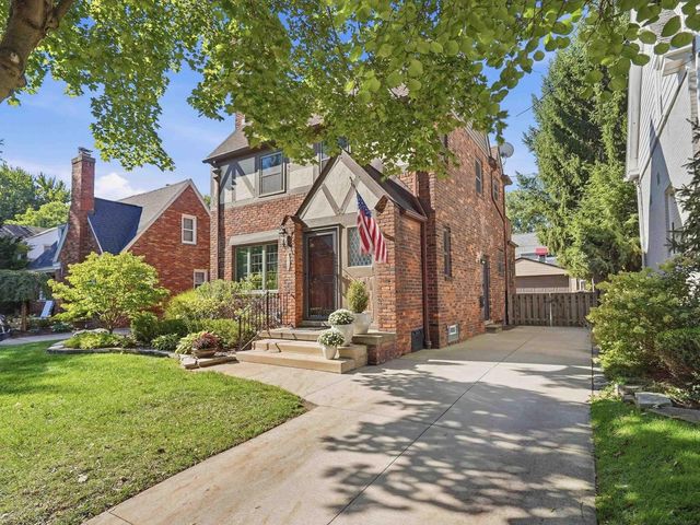 1259 Grayton, Grosse Pointe Park, MI 48230