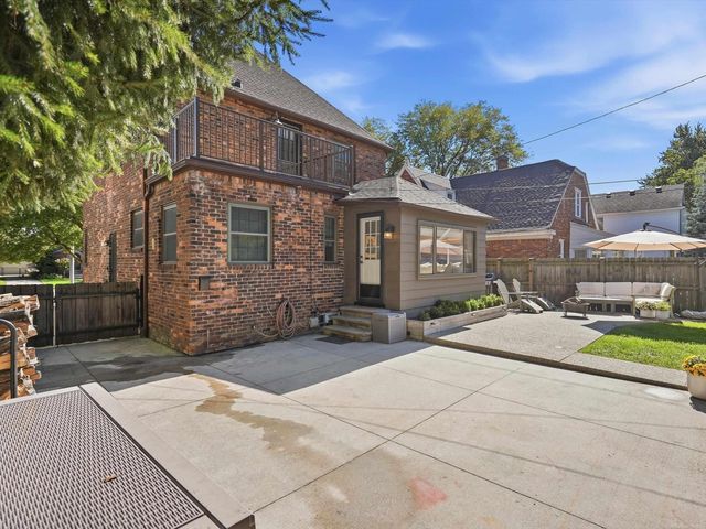 1259 Grayton, Grosse Pointe Park, MI 48230