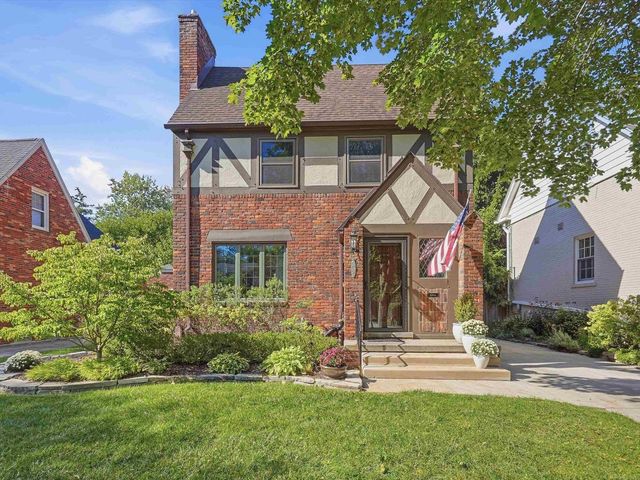 1259 Grayton, Grosse Pointe Park, MI 48230