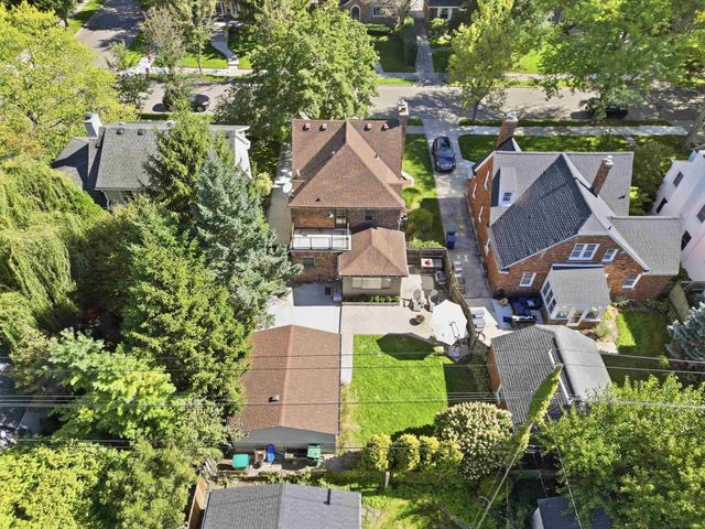 1259 Grayton, Grosse Pointe Park, MI 48230