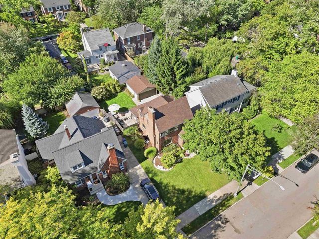 1259 Grayton, Grosse Pointe Park, MI 48230