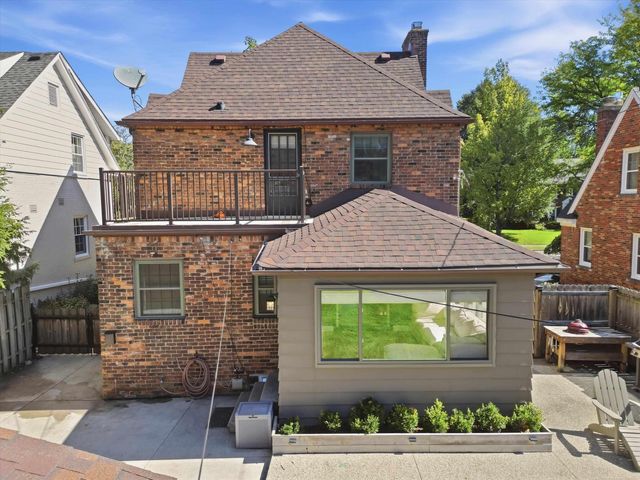 1259 Grayton, Grosse Pointe Park, MI 48230