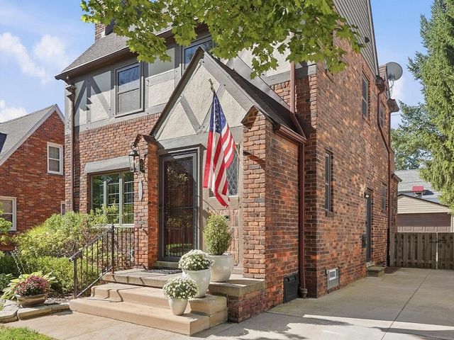 1259 Grayton, Grosse Pointe Park, MI 48230