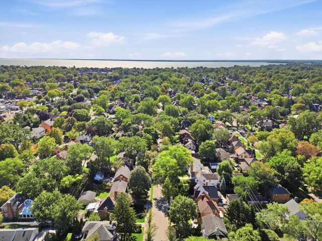 1259 Grayton, Grosse Pointe Park, MI 48230