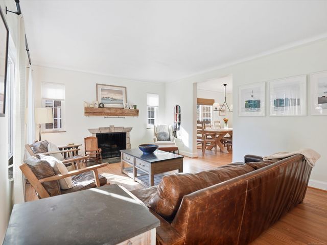 1259 Grayton, Grosse Pointe Park, MI 48230