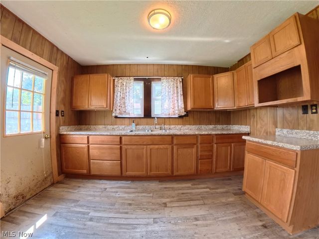 1272 Shanafelt Avenue, Springfield, OH 44312