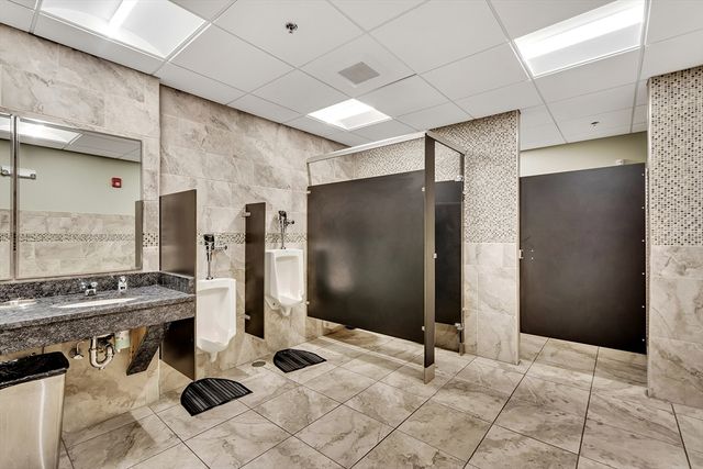 77 Rumford Ave, Waltham, MA 02453