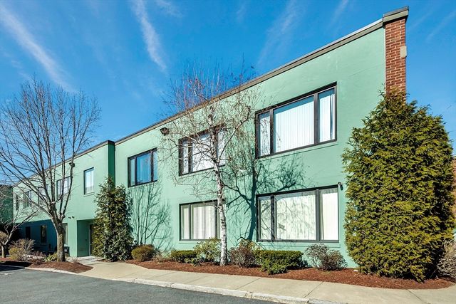 77 Rumford Ave, Waltham, MA 02453