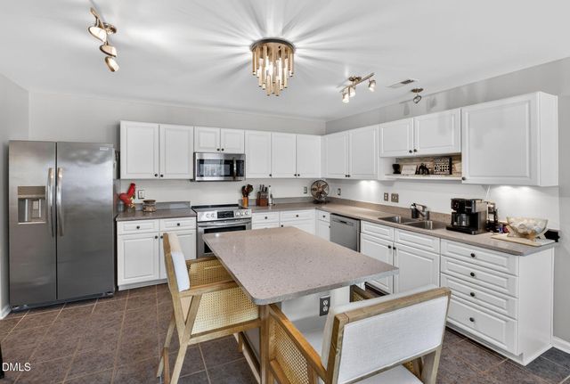 105 Walter Hagen Drive, Mebane, NC 27302