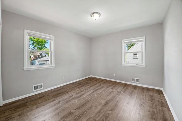 666 3rd Avenue NW, New Brighton, MN 55112