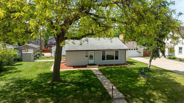 666 3rd Avenue NW, New Brighton, MN 55112