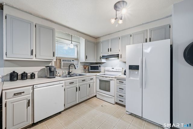 1064 Jerome Avenue, Bristol, CT 06010