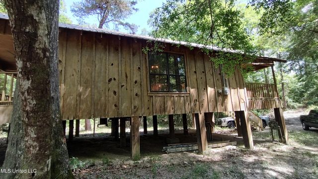 110 Rosenbaum Drive, Poplarville, MS 39470