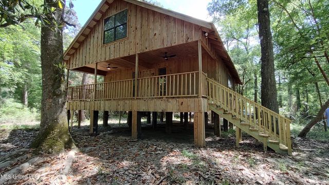 110 Rosenbaum Drive, Poplarville, MS 39470