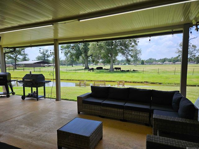 43283 Pond View Dr, Prairieville, LA 70769