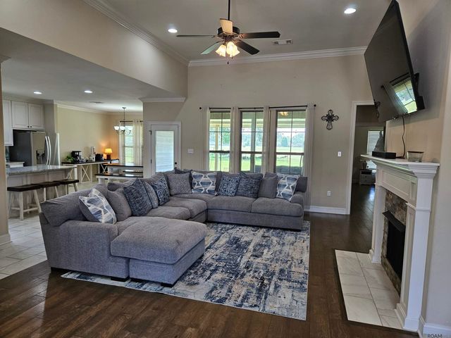 43283 Pond View Dr, Prairieville, LA 70769