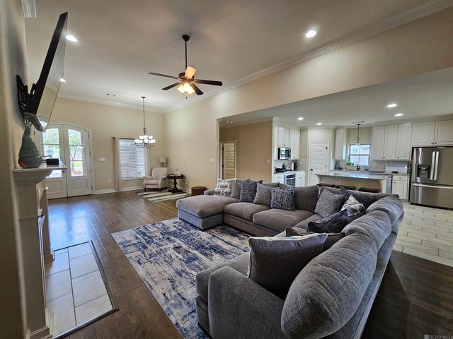 43283 Pond View Dr, Prairieville, LA 70769