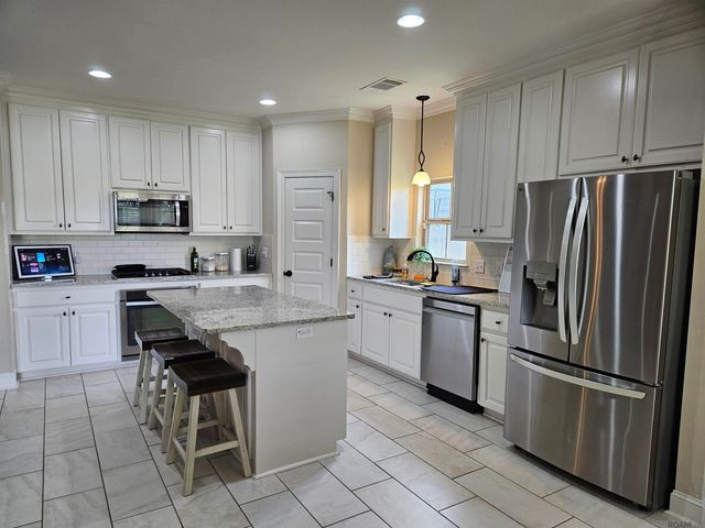 43283 Pond View Dr, Prairieville, LA 70769