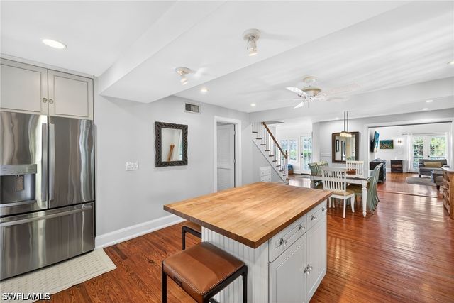 660 8th AVE S, Naples, FL 34102