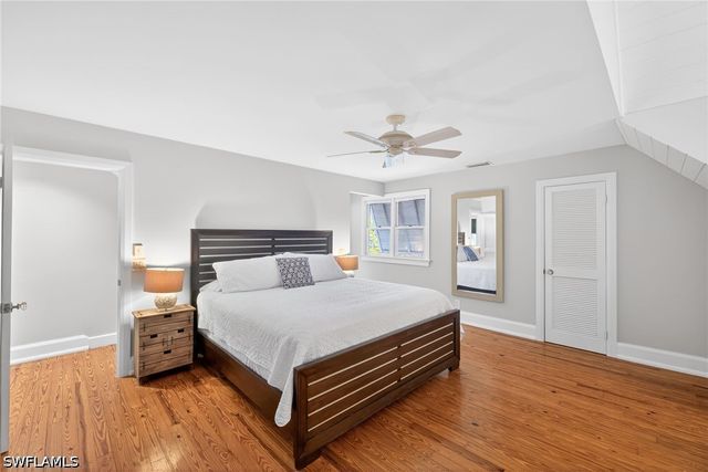 660 8th AVE S, Naples, FL 34102