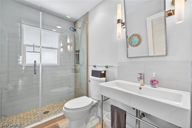 660 8th AVE S, Naples, FL 34102