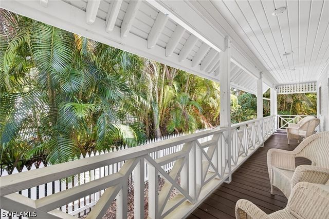 660 8th AVE S, Naples, FL 34102