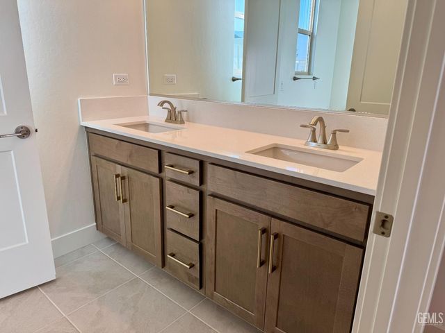 2416 Penley Court, Bakersfield, CA 93311