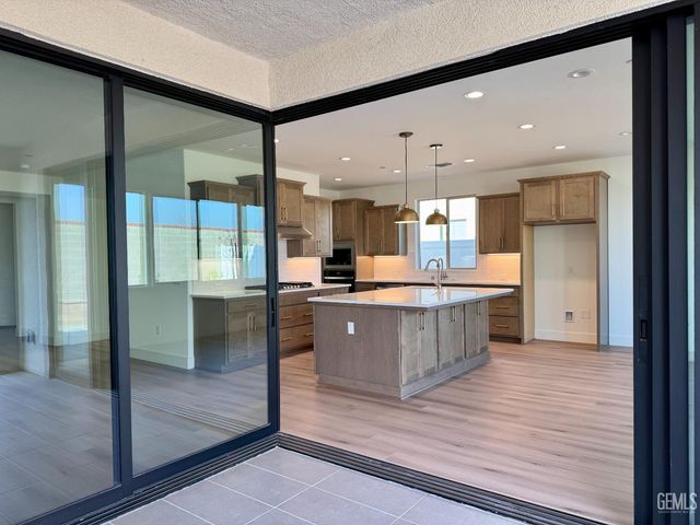 2416 Penley Court, Bakersfield, CA 93311