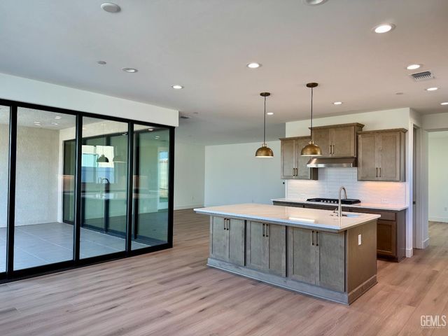 2416 Penley Court, Bakersfield, CA 93311