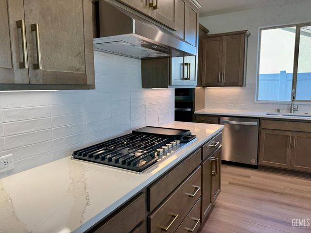 2416 Penley Court, Bakersfield, CA 93311