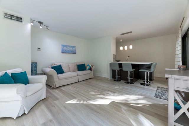 1605 Us-1 12b, Jupiter, FL 33477