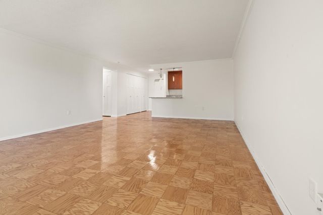 2 Hawthorne Place 5H, Boston, MA 02114