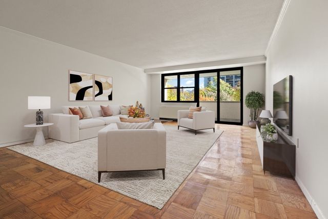 2 Hawthorne Place 5H, Boston, MA 02114