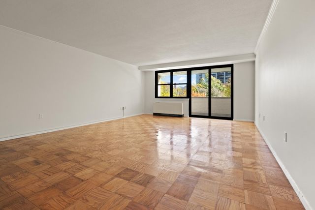 2 Hawthorne Place 5H, Boston, MA 02114