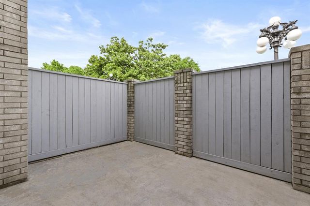 550 Wilcrest Drive 550, Houston, TX 77042