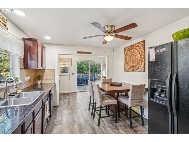 710 Se 155TH Ave, Portland, OR 97233