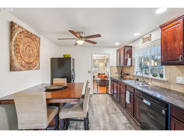 710 Se 155TH Ave, Portland, OR 97233