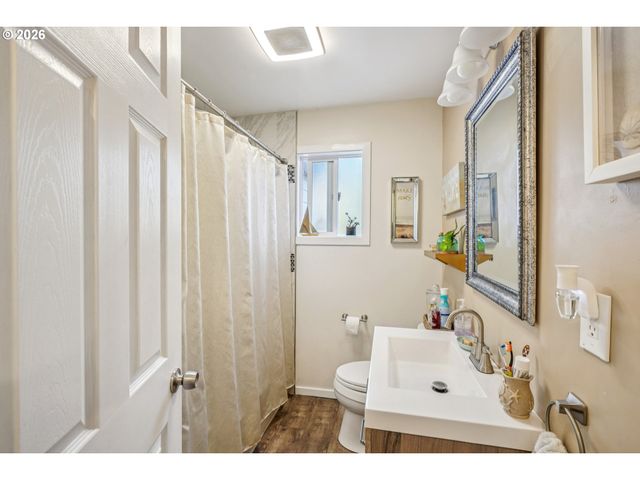 710 Se 155TH Ave, Portland, OR 97233