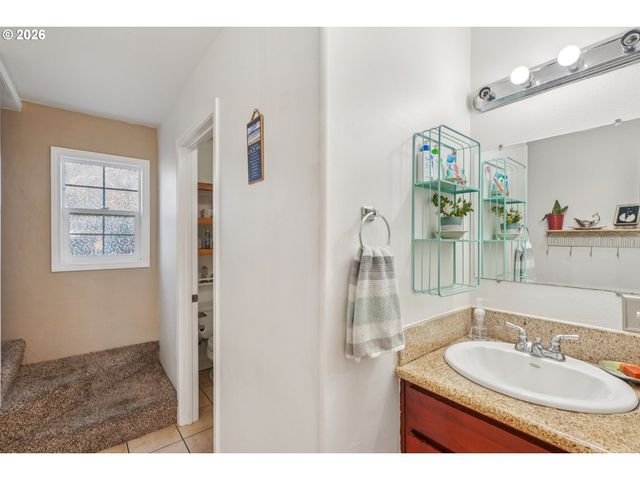 710 Se 155TH Ave, Portland, OR 97233