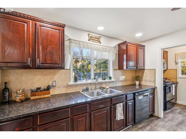 710 Se 155TH Ave, Portland, OR 97233