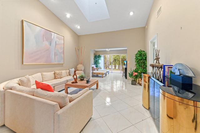 7192 Summer Tree Drive, Boynton Beach, FL 33437