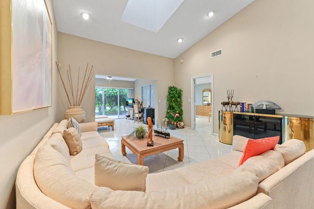 7192 Summer Tree Drive, Boynton Beach, FL 33437