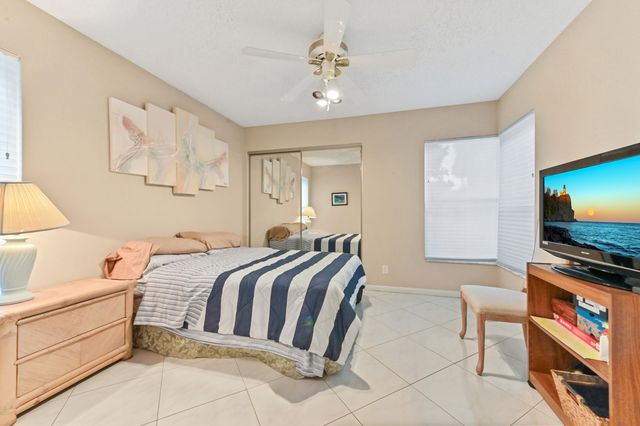 7192 Summer Tree Drive, Boynton Beach, FL 33437