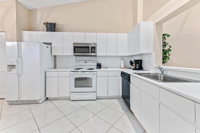 7192 Summer Tree Drive, Boynton Beach, FL 33437